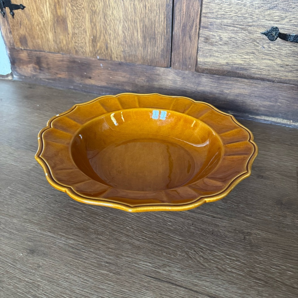 VTG 14”x3” Williams Sonoma, Centerpiece / Serving Scalloped Rim Bowl Caramel